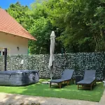 Voeroes Patak Apartmanhaz -red Creek Apartmant House Balatonfuzfo