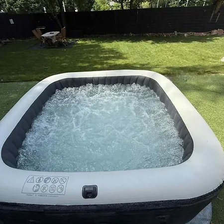 Voeroes Patak Apartmanhaz -red Creek Apartmant House Balatonfůzfő