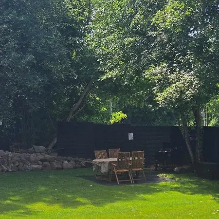 Apartment Voeroes Patak Apartmanhaz -red Creek Apartmant House Balatonfůzfő