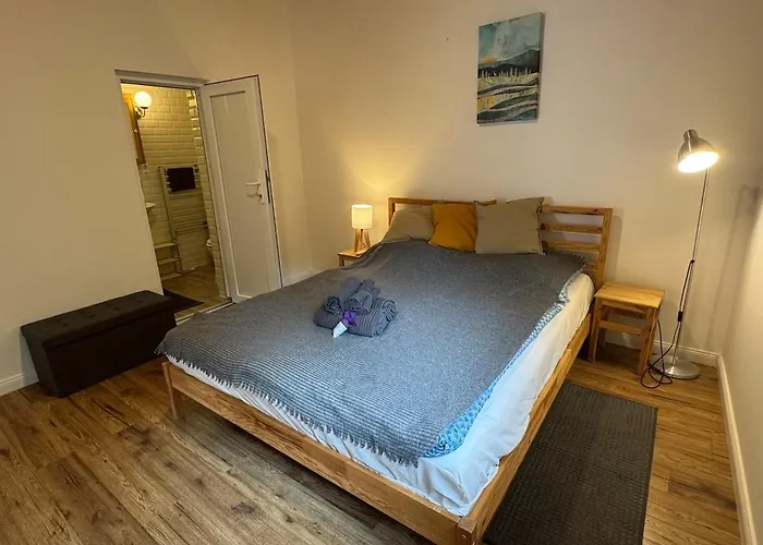 Voeroes Patak Apartmanhaz -red Creek Apartmant House