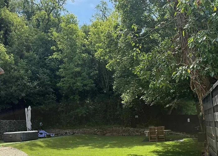 Voeroes Patak Apartmanhaz -red Creek Apartmant House דירה Balatonfůzfő