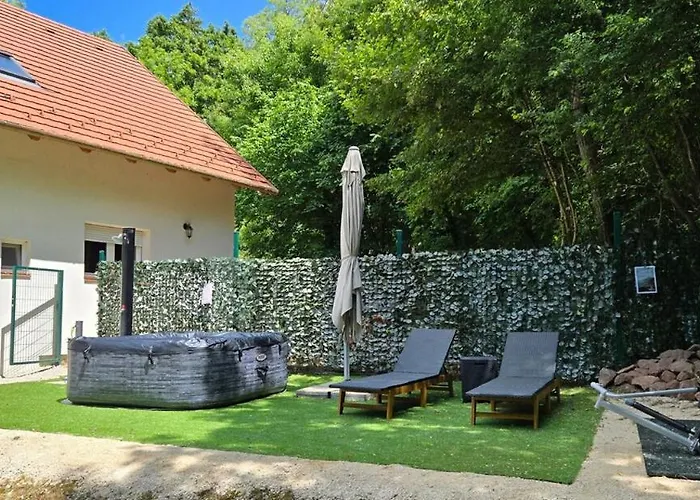 Voeroes Patak Apartmanhaz -red Creek Apartmant House Balatonfůzfő