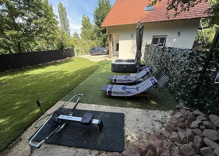 Voeroes Patak Apartmanhaz -red Creek Apartmant House