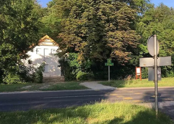 Voeroes Patak Apartmanhaz -red Creek Apartmant House *